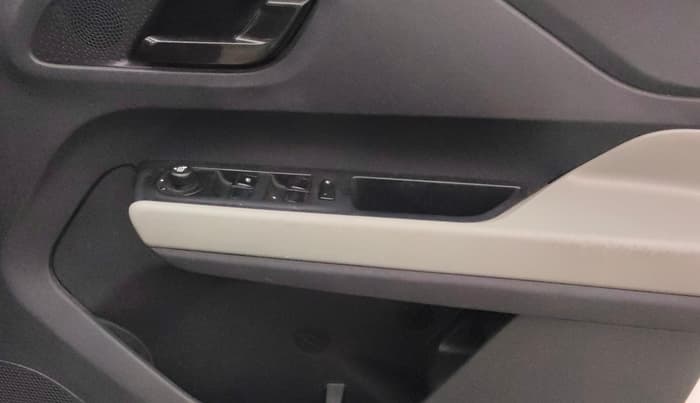 2022 Tata PUNCH CREATIVE  MT, Petrol, Manual, 33,391 km, Driver Side Door Panels Control