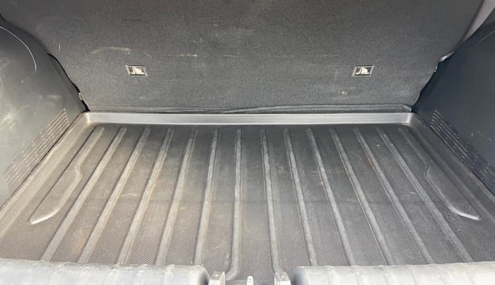 2023 KIA SONET HTX PLUS 1.0 IMT, Petrol, Manual, 17,702 km, Boot Inside