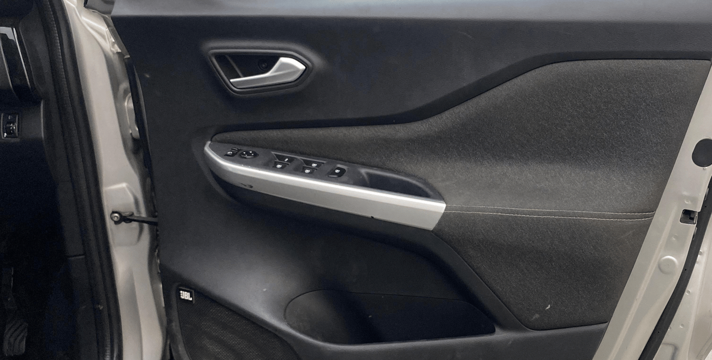 2021 Nissan MAGNITE XV PREMIUM TURBO CVT, Petrol, Automatic, 72,991 km, Driver Side Door Panels Control