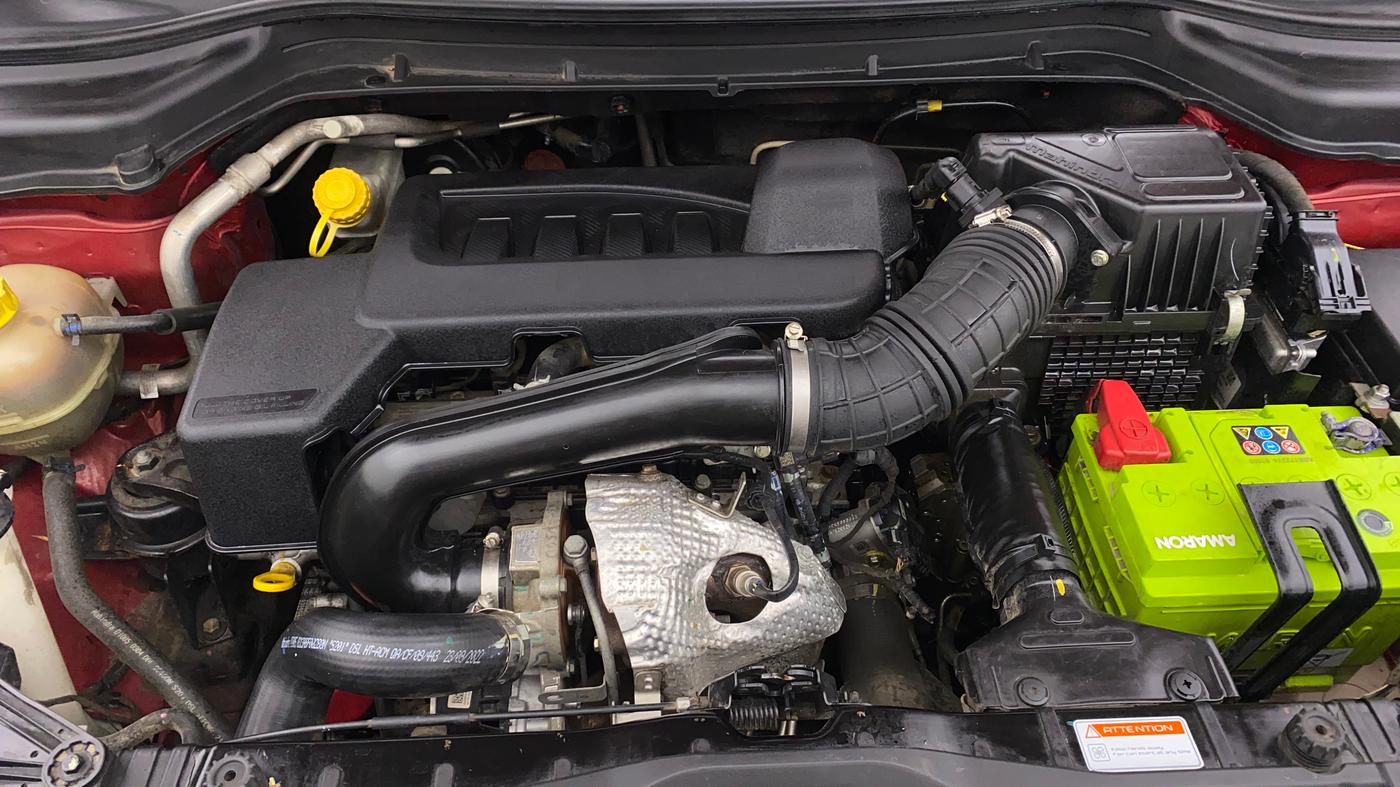 2022 Mahindra XUV300 W6 1.5 DIESEL AMT, Diesel, Automatic, 60,791 km, Engine View