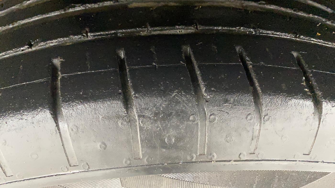 2022 Mahindra XUV300 W6 1.5 DIESEL AMT, Diesel, Automatic, 60,791 km, Left Front Tyre Tread