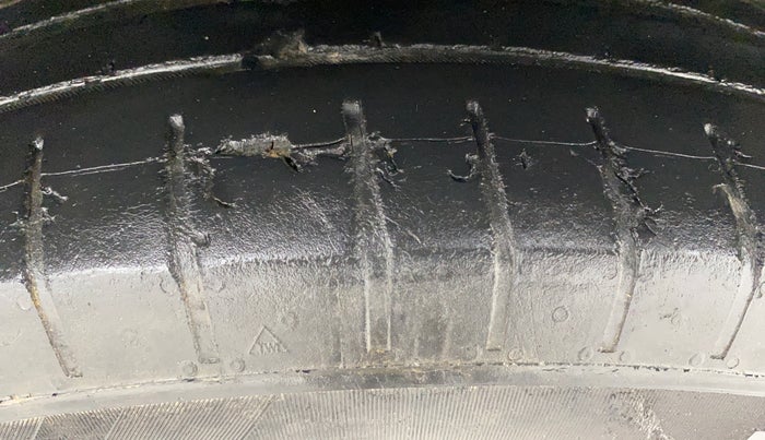 2022 Mahindra XUV300 W6 1.5 DIESEL AMT, Diesel, Automatic, 60,728 km, Left Rear Tyre Tread