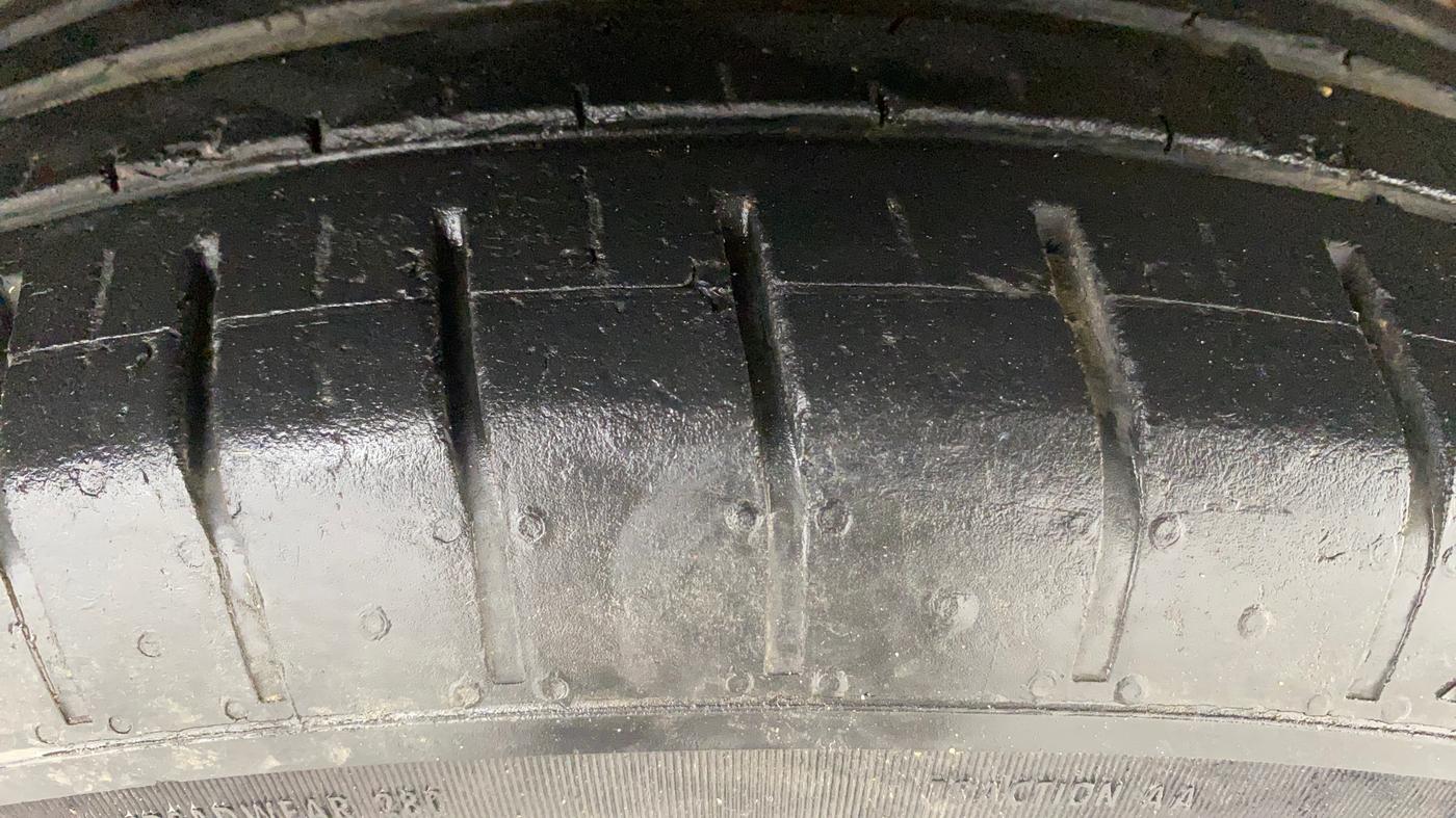 2022 Mahindra XUV300 W6 1.5 DIESEL AMT, Diesel, Automatic, 60,791 km, Right Front Tyre Tread