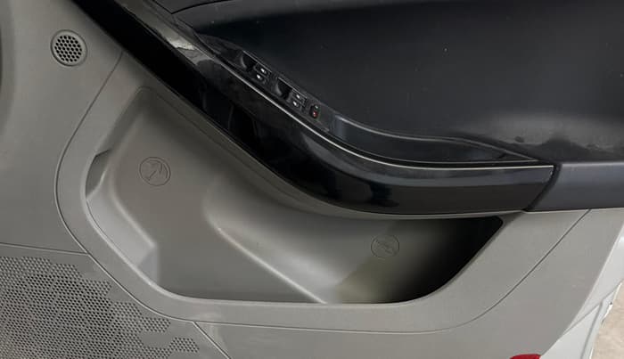 2018 Tata NEXON XM PETROL, Petrol, Manual, 53,678 km, Driver Side Door Panels Control
