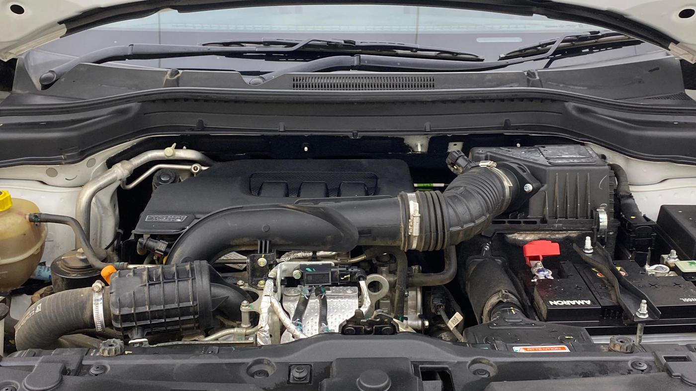 2025 Mahindra XUV 3XO AX5L 1.2 TGDi AT, Petrol, Automatic, 14,049 km, Engine View