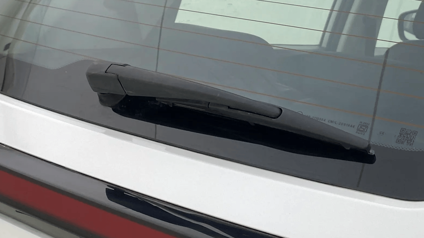 2025 Mahindra XUV 3XO AX5L 1.2 TGDi AT, Petrol, Automatic, 14,049 km, Rear Wiper