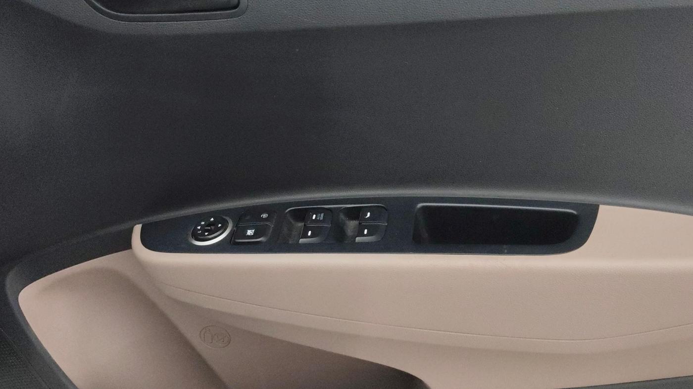 2018 Hyundai Grand i10 MAGNA AT 1.2 KAPPA VTVT, Petrol, Automatic, 39,243 km, Driver Side Door Panels Control