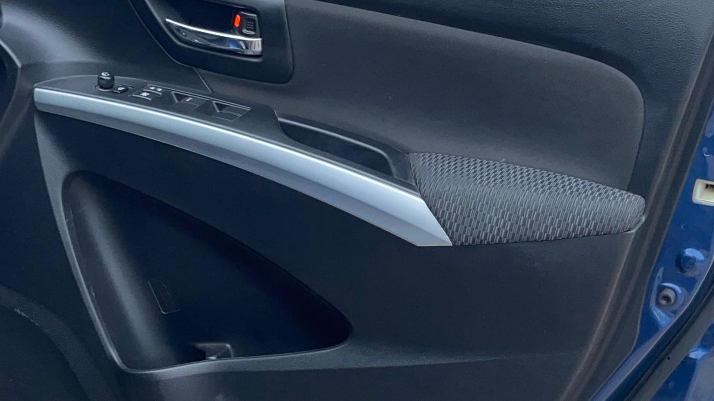2021 Maruti S Cross ZETA 1.5, Petrol, Manual, 25,614 km, Driver Side Door Panels Control