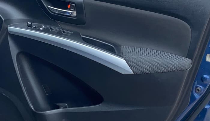 2021 Maruti S Cross ZETA 1.5, Petrol, Manual, 25,614 km, Driver Side Door Panels Control