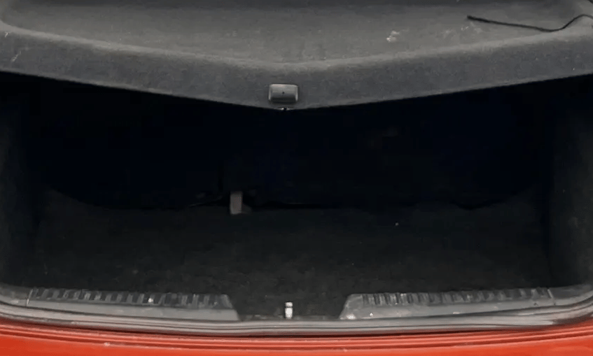 2014 Volkswagen Polo HIGHLINE1.2L, Petrol, Manual, 77,155 km, Boot Inside