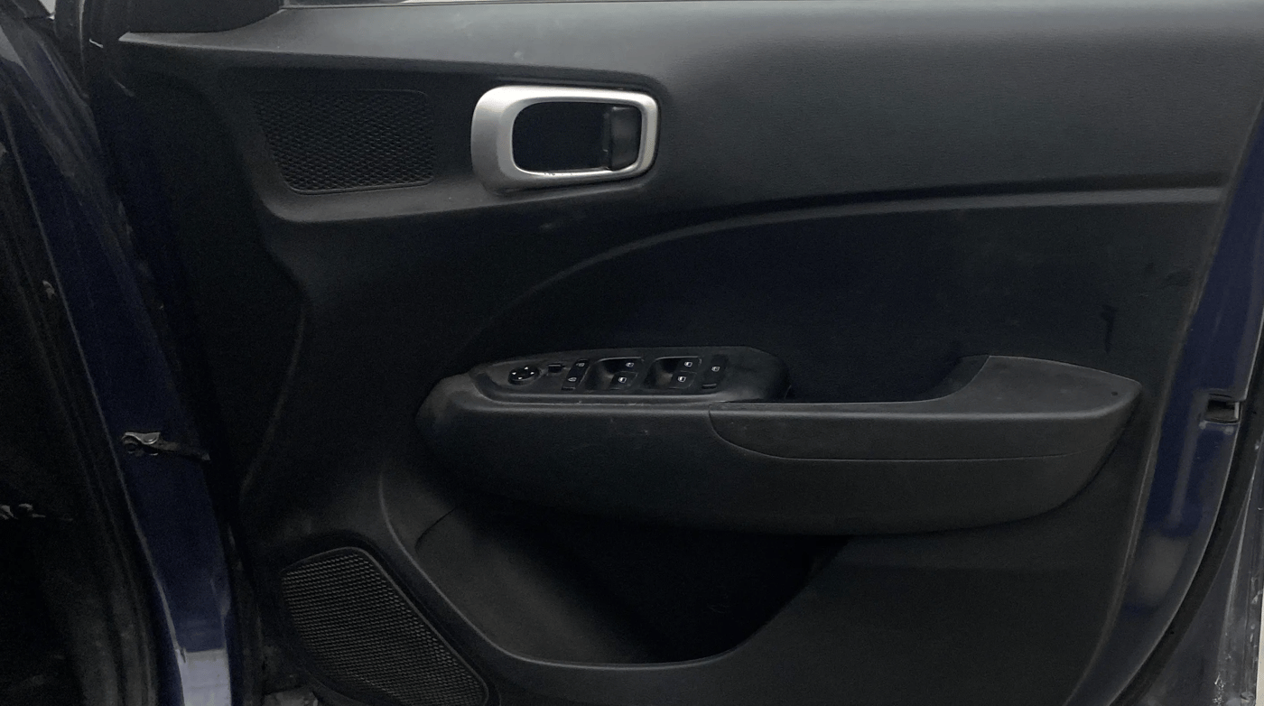 2021 Hyundai VENUE S 1.2, Petrol, Manual, 25,534 km, Driver Side Door Panels Control