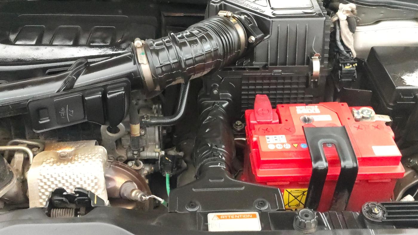 2020 Mahindra XUV300 W8 (O) 1.2 PETROL, Petrol, Manual, 64,152 km, Engine View - Left