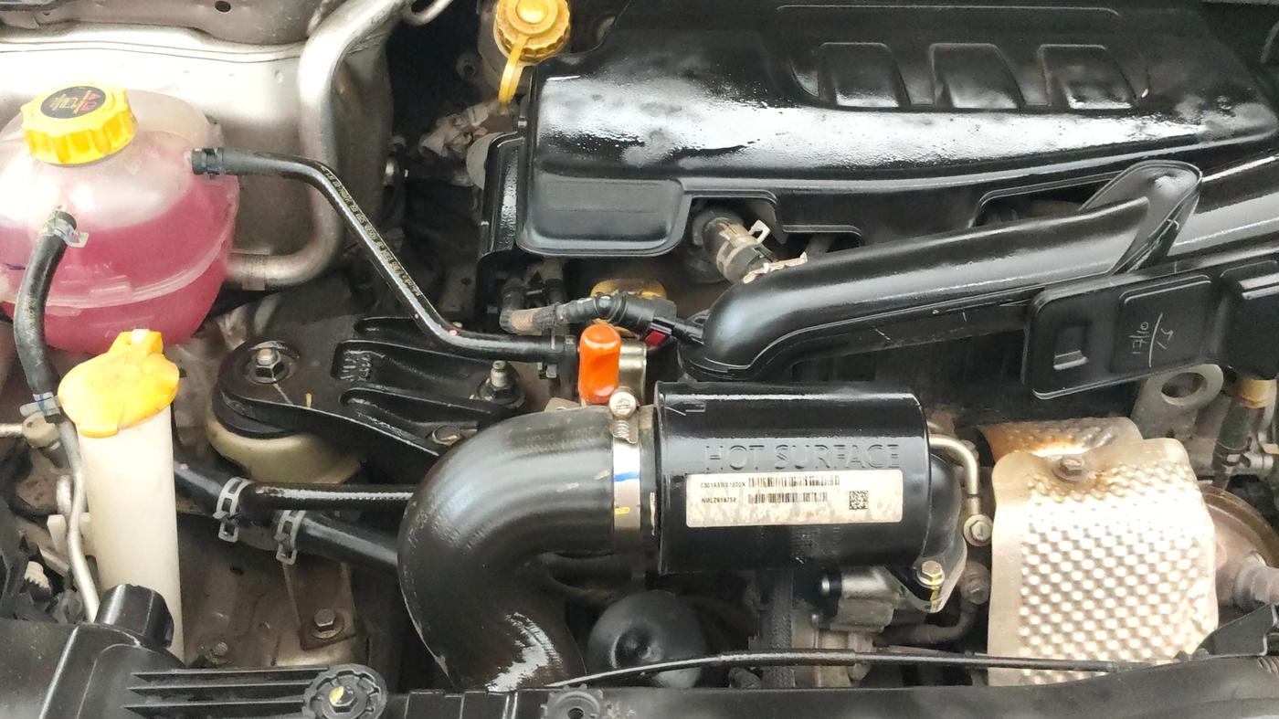 2020 Mahindra XUV300 W8 (O) 1.2 PETROL, Petrol, Manual, 64,152 km, Engine View - Right