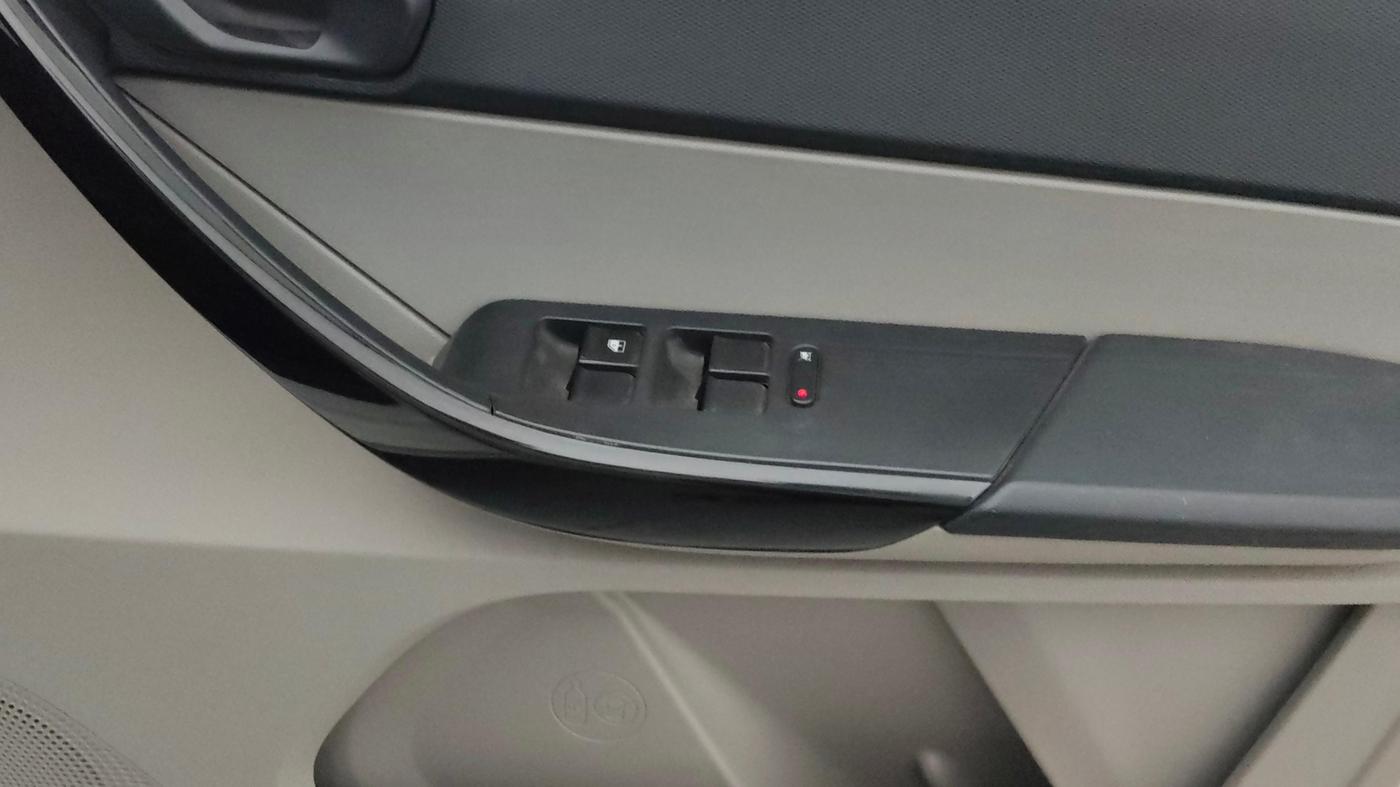 2018 Tata Tiago XT PETROL, Petrol, Manual, 21,996 km, Driver Side Door Panels Control