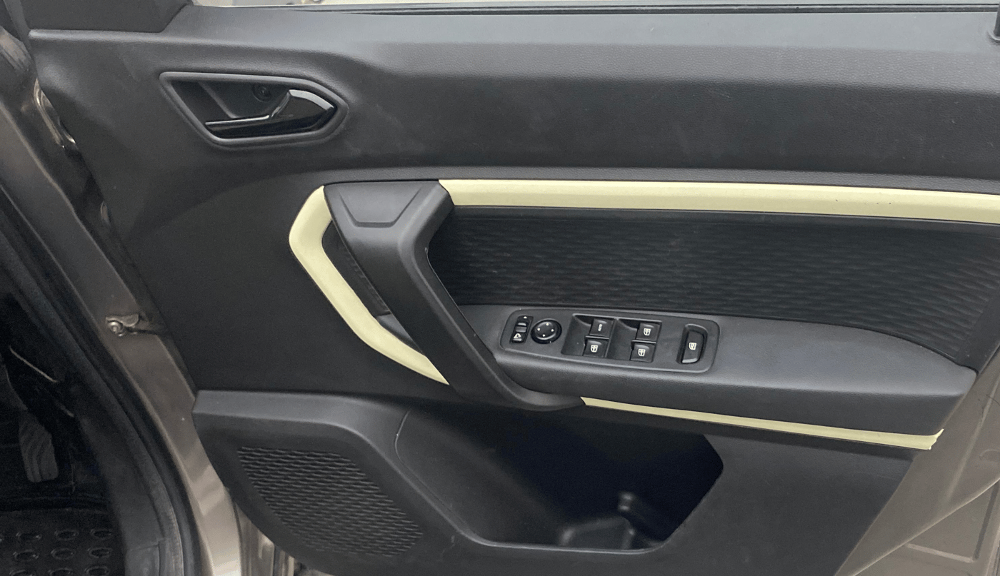 2021 Renault Kiger RXZ TURBO CVT DUAL TONE, Petrol, Automatic, 33,297 km, Driver Side Door Panels Control
