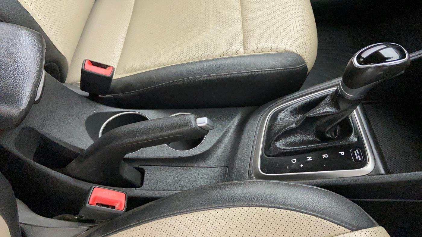 2018 Hyundai Verna 1.6 SX VTVT AT (O), Petrol, Automatic, 47,221 km, Gear Lever