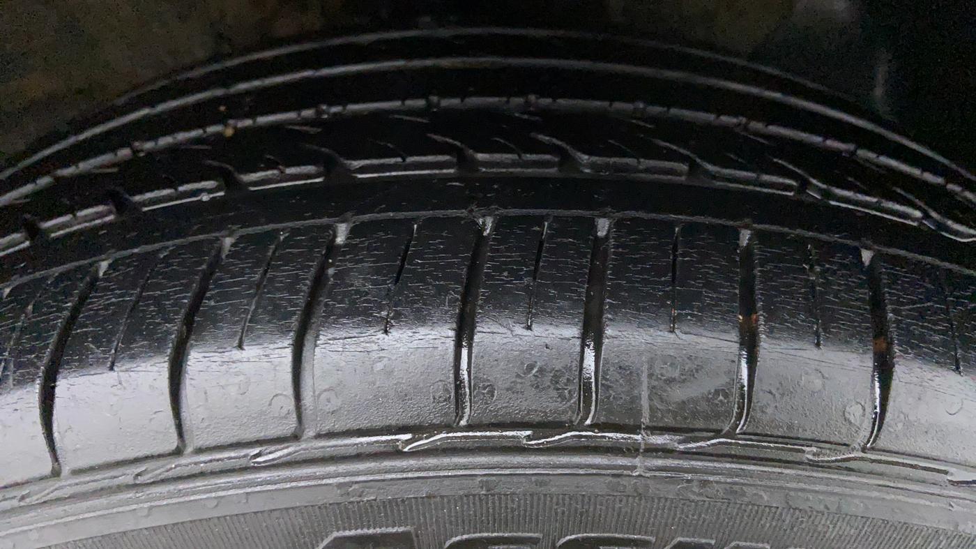 2018 Hyundai Verna 1.6 SX VTVT AT (O), Petrol, Automatic, 47,221 km, Right Front Tyre Tread