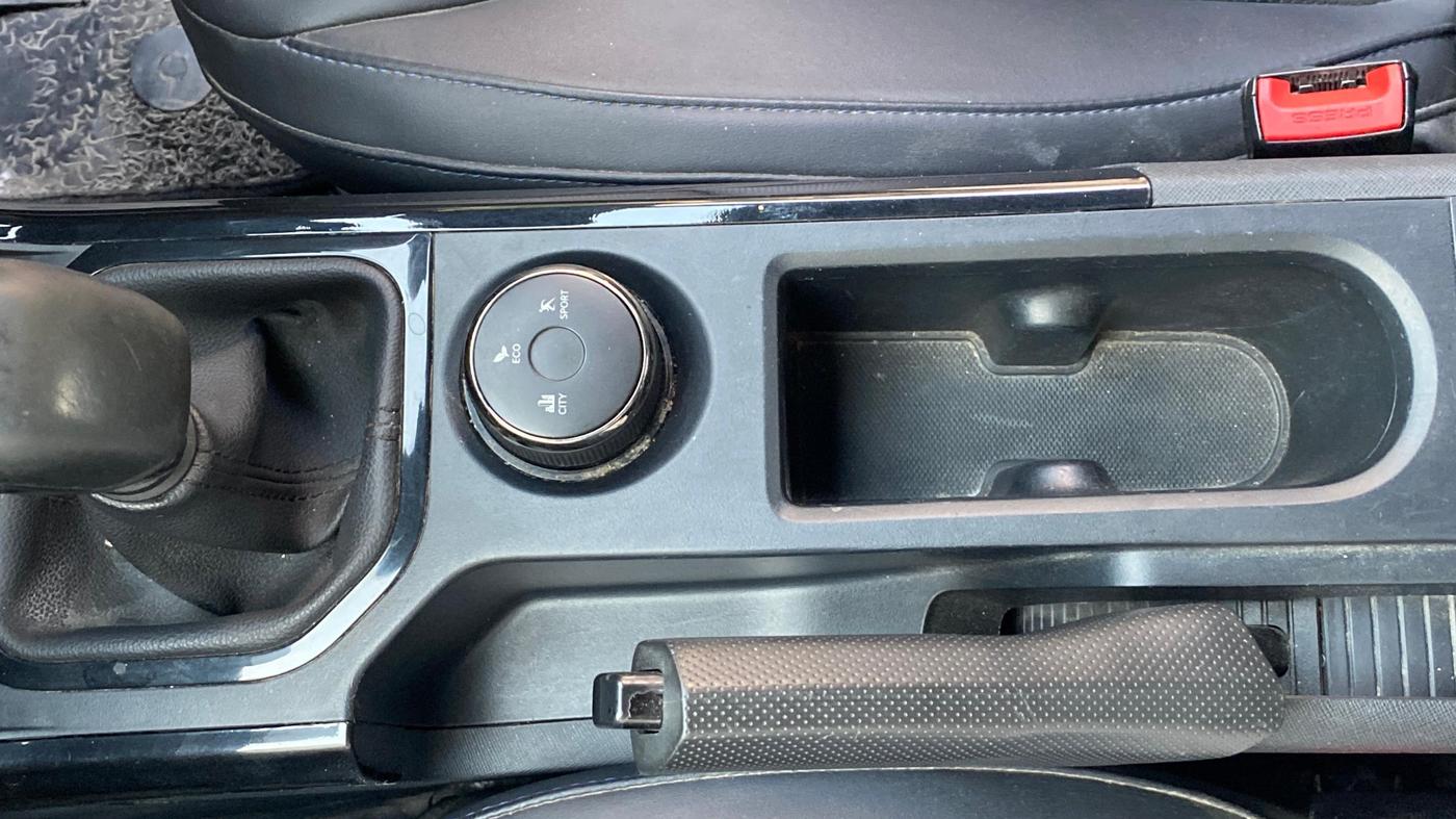 2024 Tata NEXON Creative Plus S 1.2 Revotron 6MT Dark Edition, Petrol, Manual, 19,649 km, Gear Lever