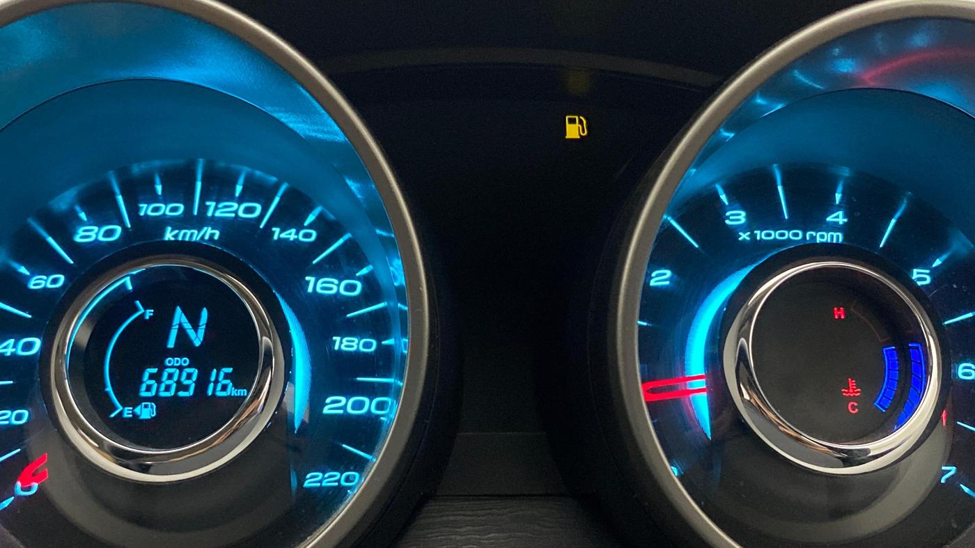 2020 Mahindra XUV500 W7, Diesel, Manual, 68,921 km, Odometer Image
