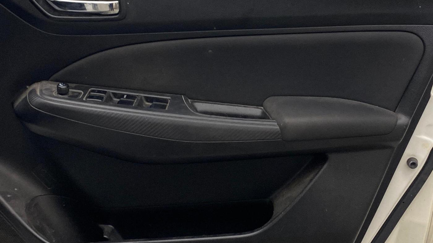 2018 Maruti Swift VXI, Petrol, Manual, 73,277 km, Driver Side Door Panels Control