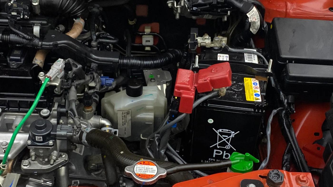 2023 Maruti Swift VXI AMT, Petrol, Automatic, 81,473 km, Engine View - Left