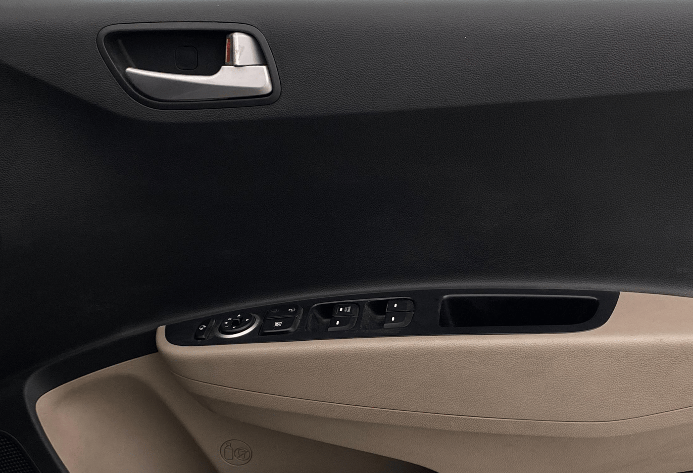 2018 Hyundai Grand i10 SPORTZ AT 1.2 KAPPA VTVT, Petrol, Automatic, 31,859 km, Driver Side Door Panels Control