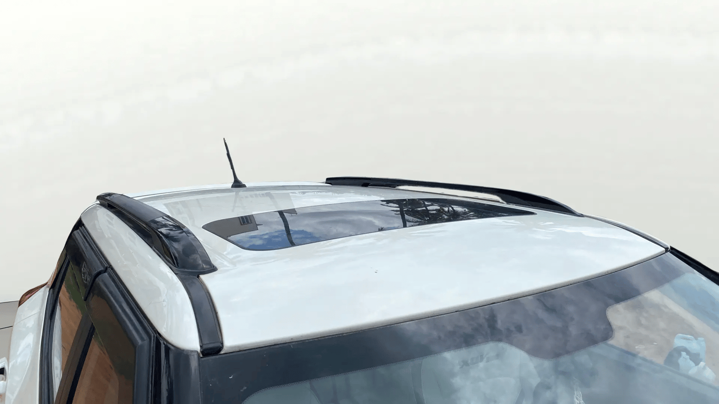 2023 Mahindra XUV300 W6 1.5 Sunroof Diesel, Diesel, Manual, 65,832 km, Moonroof/ Sunroof