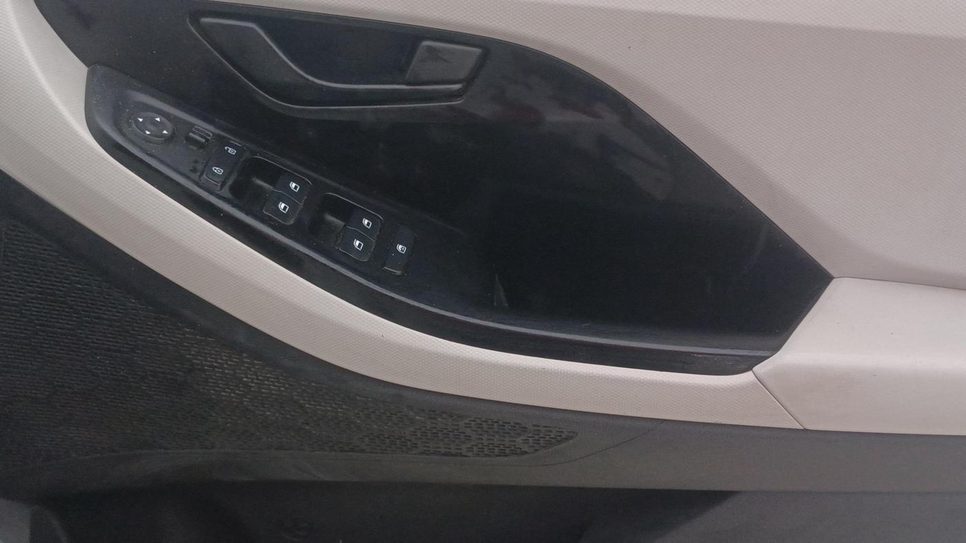 2020 Hyundai Creta EX 1.5 PETROL, Petrol, Manual, 79,444 km, Driver Side Door Panels Control