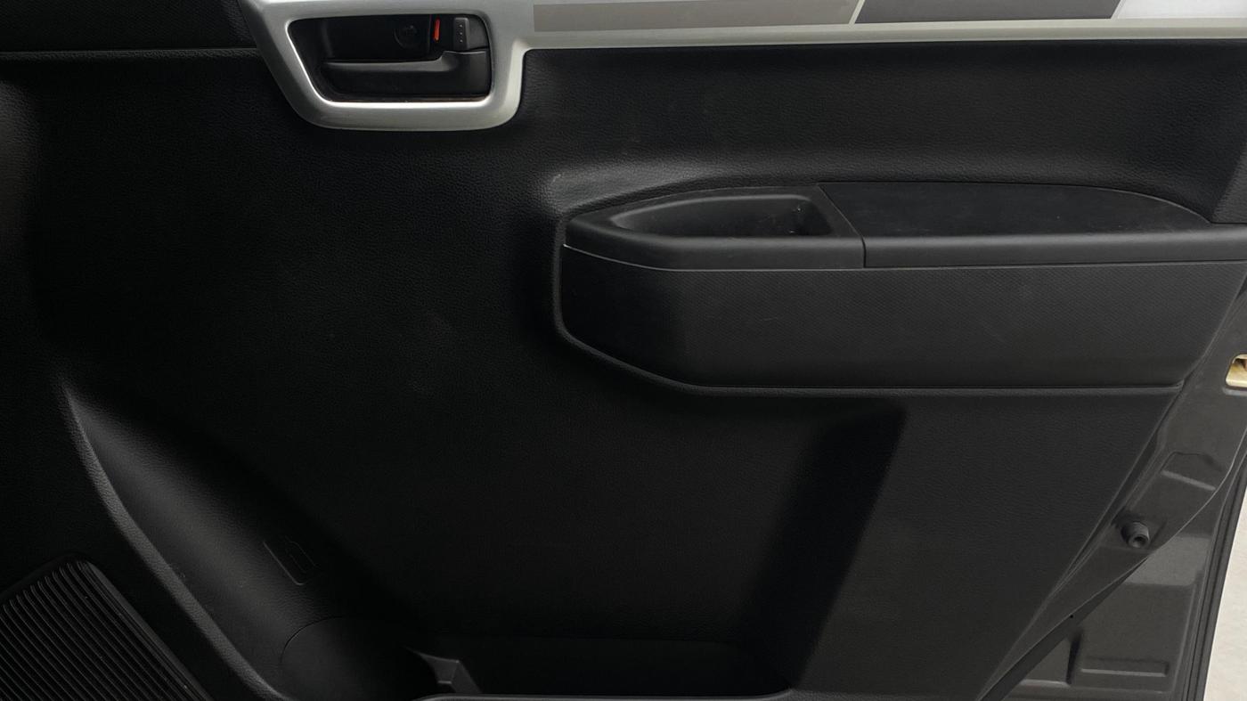 2019 Maruti S PRESSO VXI (O) AMT, Petrol, Automatic, 81,273 km, Driver Side Door Panels Control