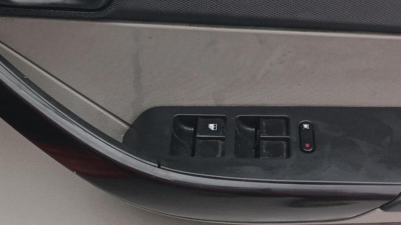 2018 Tata Tiago XT PETROL, Petrol, Manual, 45,406 km, Driver Side Door Panels Control