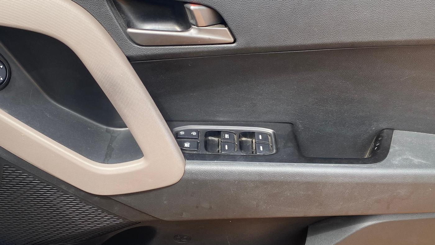 2017 Hyundai Creta SX PLUS AT 1.6 DIESEL, Diesel, Automatic, 72,987 km, Driver Side Door Panels Control