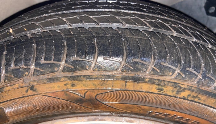 2015 Honda Amaze 1.2L I-VTEC S, Petrol, Manual, 89,918 km, Right Front Tyre Tread
