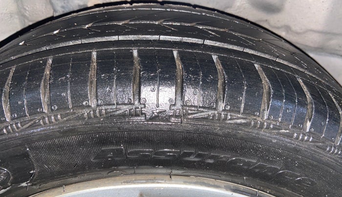 2015 Honda Amaze 1.2L I-VTEC S, Petrol, Manual, 89,918 km, Right Rear Tyre Tread