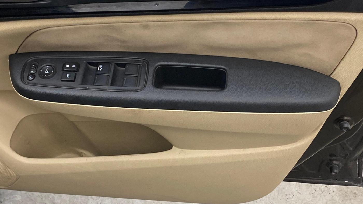 2019 Honda Amaze 1.2L I-VTEC VX, Petrol, Manual, 72,163 km, Driver Side Door Panels Control