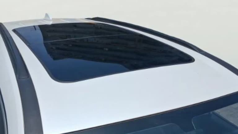 2022 Mahindra XUV700 AX 5 P MT 5 STR, Petrol, Manual, 54,792 km, Moonroof/ Sunroof