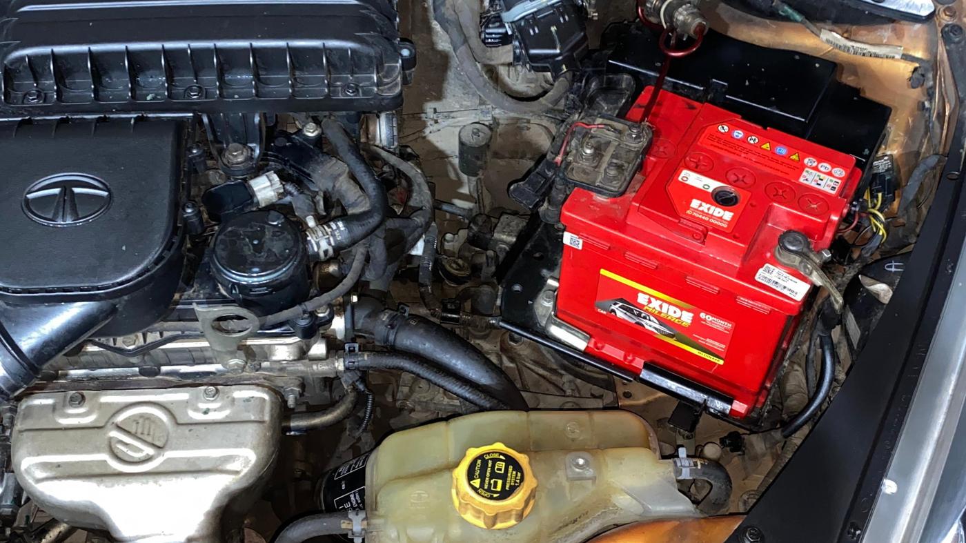 2018 Tata Tiago XM PETROL, Petrol, Manual, 1,00,304 km, Engine View - Left