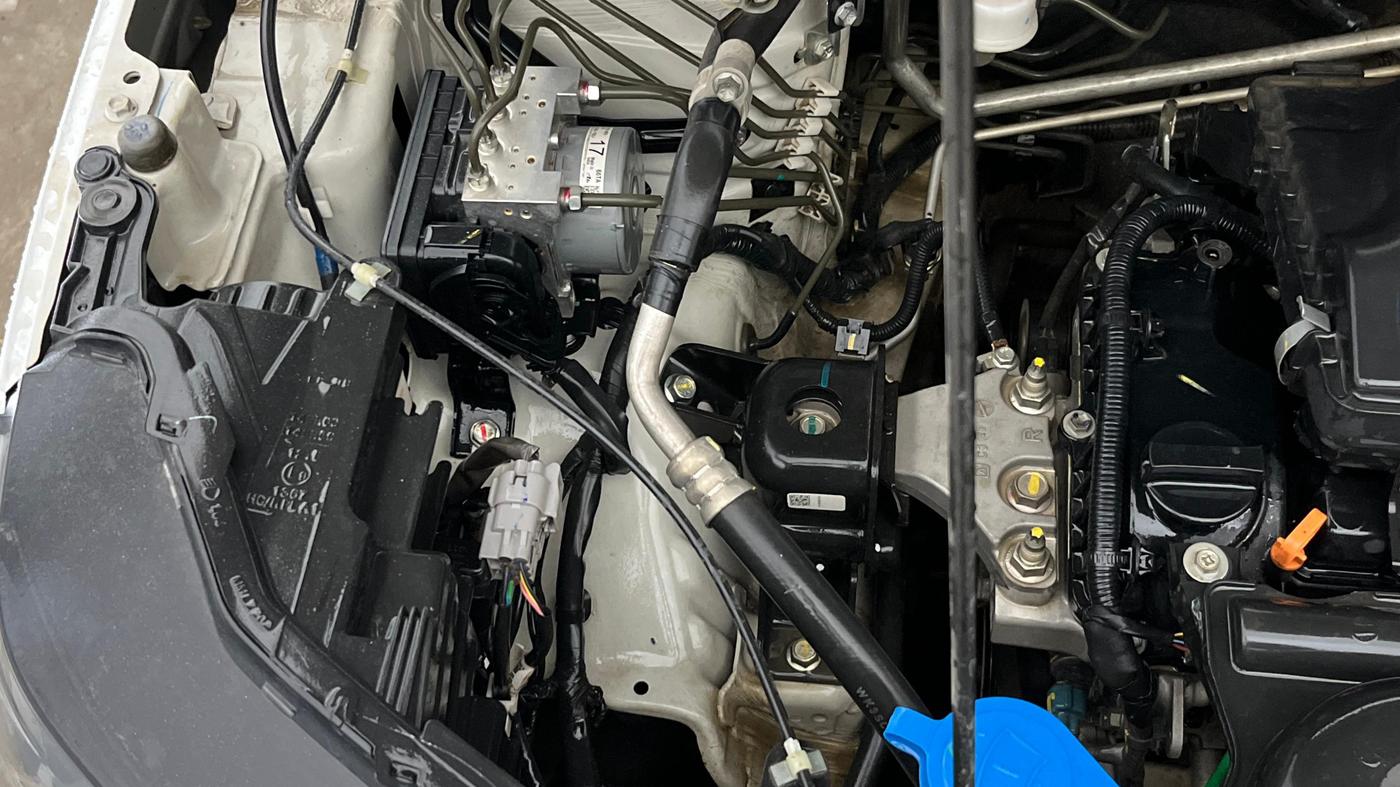 2023 Maruti BREZZA VXI SMART HYBRID, Petrol, Manual, 51,609 km, Engine View - Right