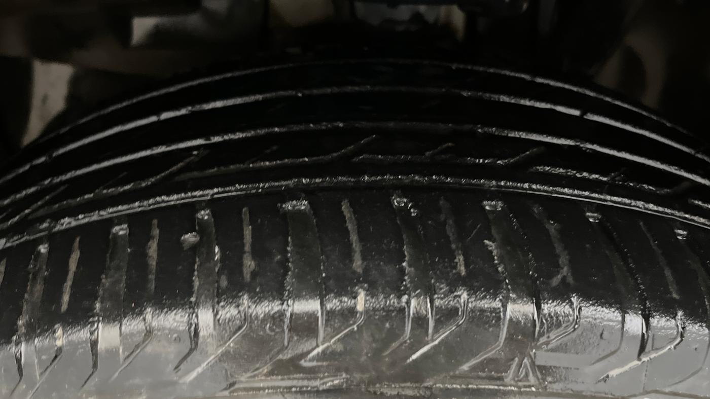 2018 Jeep Compass LIMITED 1.4 PETROL AT, Petrol, Automatic, 79,915 km, Left Front Tyre Tread