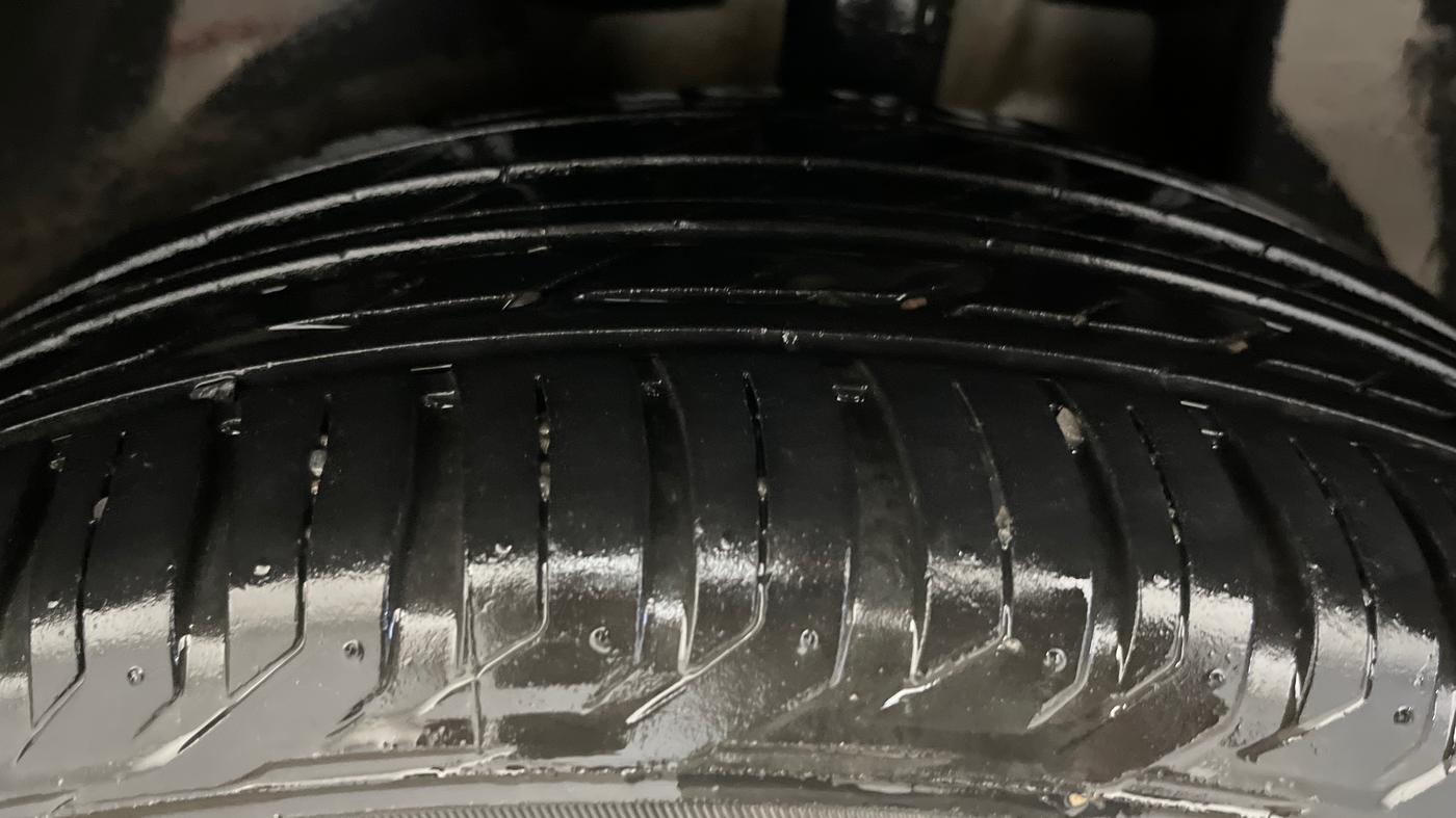 2018 Jeep Compass LIMITED 1.4 PETROL AT, Petrol, Automatic, 79,915 km, Left Rear Tyre Tread
