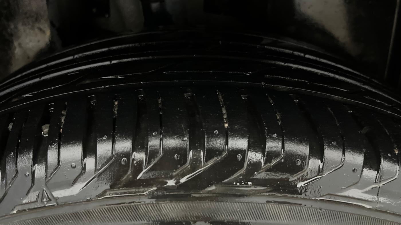 2018 Jeep Compass LIMITED 1.4 PETROL AT, Petrol, Automatic, 79,915 km, Right Rear Tyre Tread