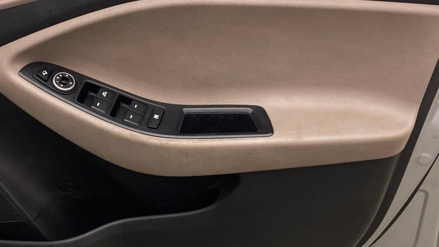 2019 Hyundai Elite i20 ASTA (O) CVT, Petrol, Automatic, 73,276 km, Driver Side Door Panels Control