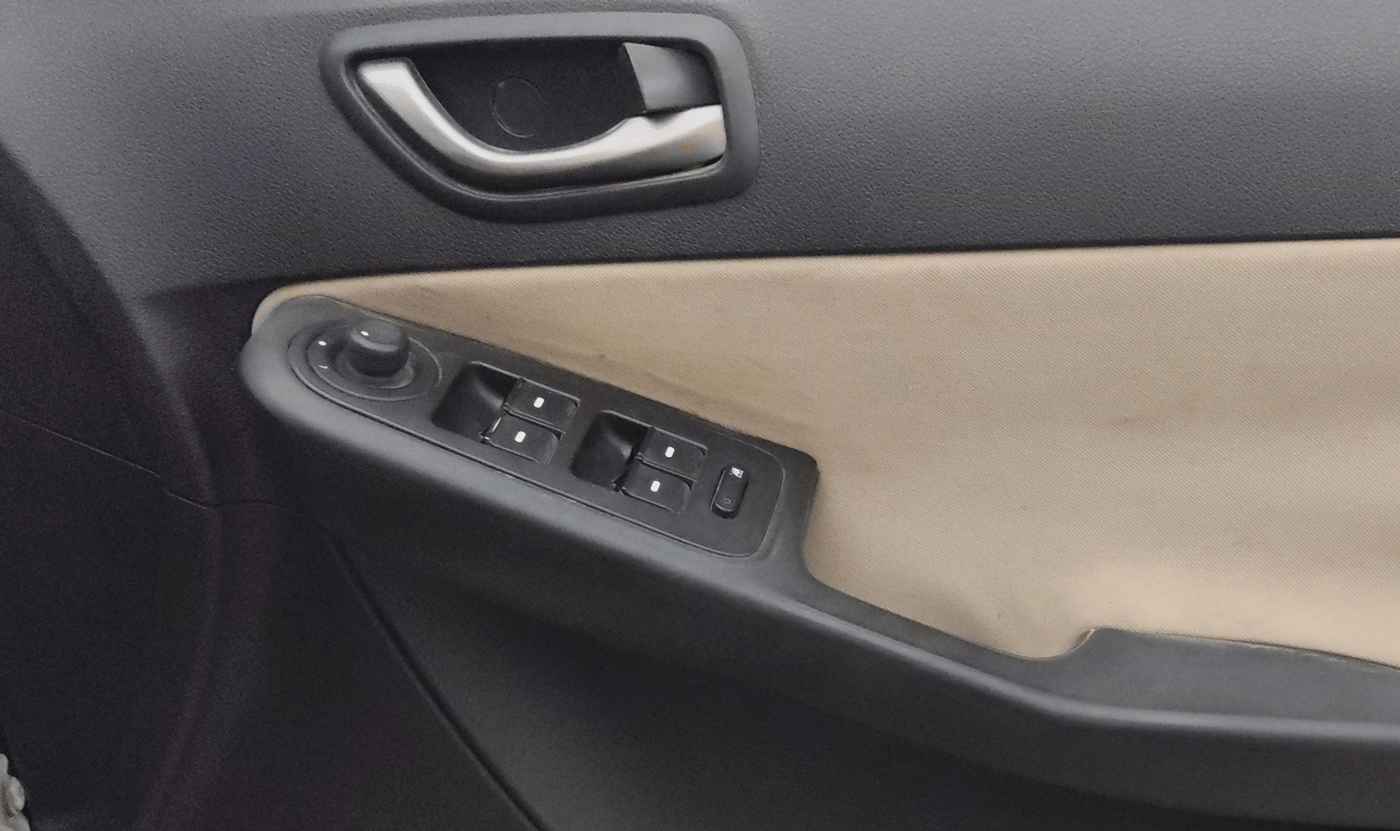 2014 Tata Zest XT PETROL, Petrol, Manual, 1,30,095 km, Driver Side Door Panels Control