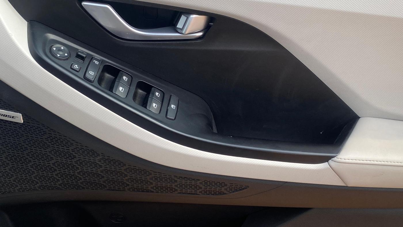 2023 Hyundai Creta SX (O) IVT 1.5 PETROL, Petrol, Automatic, 22,917 km, Driver Side Door Panels Control