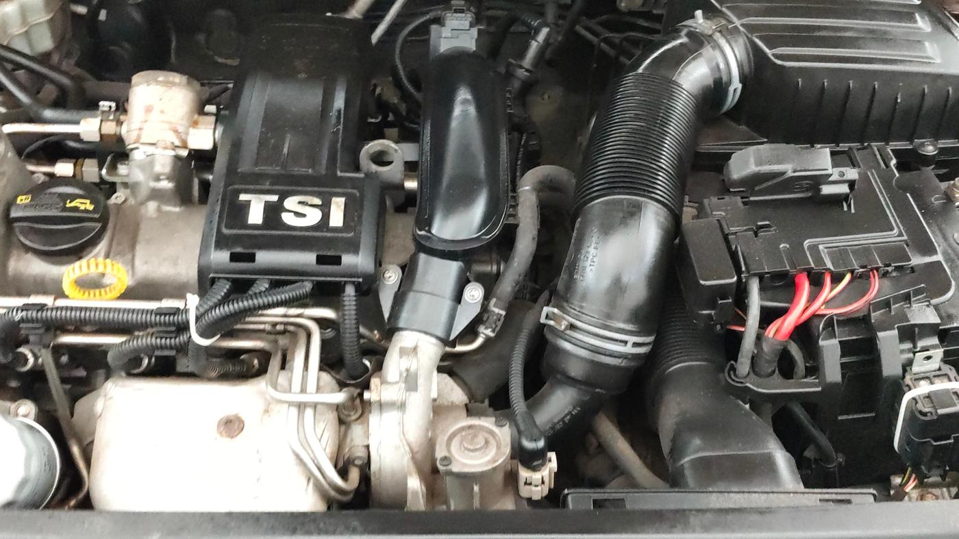 2014 Volkswagen Vento HIGHLINE PETROL AT, Petrol, Automatic, 92,363 km, Engine View - Left
