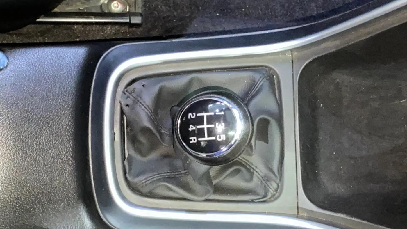 2021 Maruti S Cross ALPHA 1.5, Petrol, Manual, 75,560 km, Gear Lever