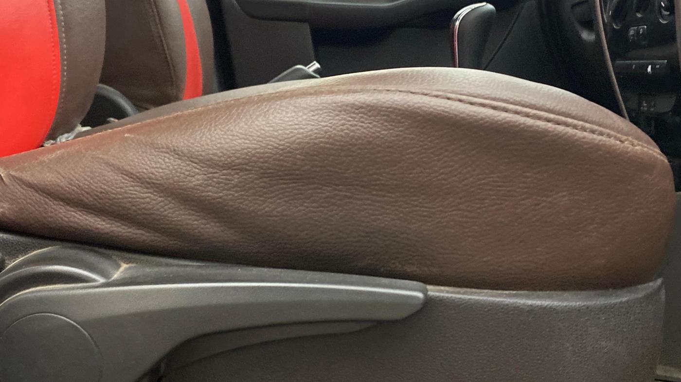 2015 Tata Bolt XMS REVOTRON, Petrol, Manual, 1,39,259 km, Driver Side Adjustment Panel
