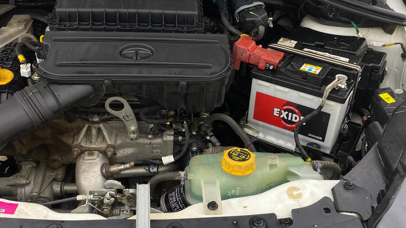 2023 Tata Tiago XT CNG, CNG, Manual, 31,900 km, Engine View - Left