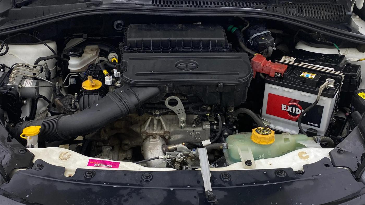 2023 Tata Tiago XT CNG, CNG, Manual, 31,900 km, Engine View