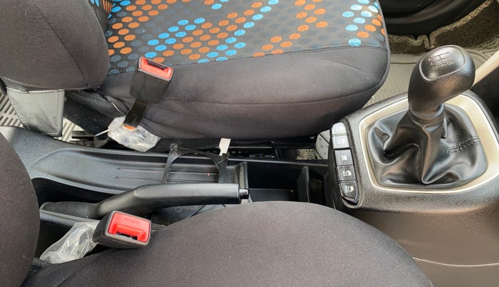 2019 Hyundai NEW SANTRO MAGNA, Petrol, Manual, 1,510 km, Gear Lever