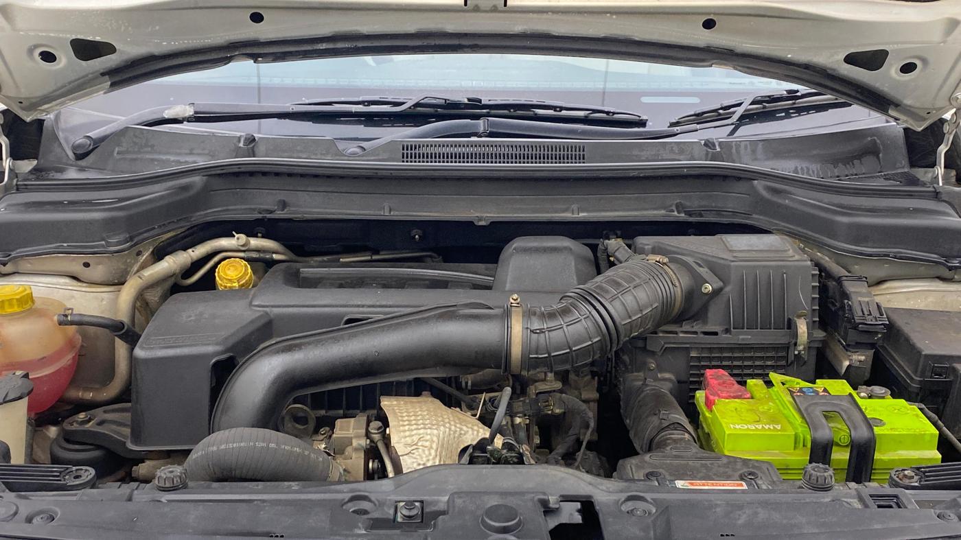2021 Mahindra XUV300 W8 (O) 1.5 DIESEL, Diesel, Manual, 98,417 km, Engine View